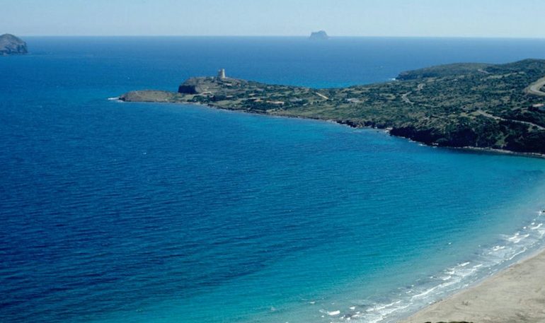 Vietato mangiare in spiaggia a Sant’Antioco: multe fino a 500 euro