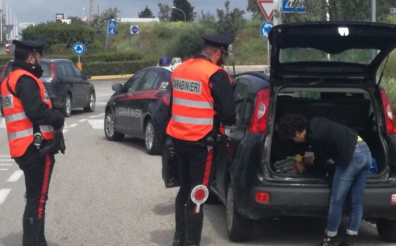 Controlli dei carabinieri nelle strade del Sulcis: multe, denunce e sequestri