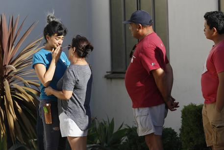 Los Angeles. Teenager si barrica in un supermercato con 20 ostaggi