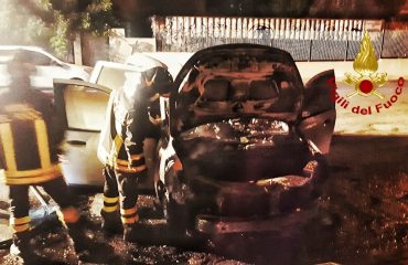 incendio auto quartu 2