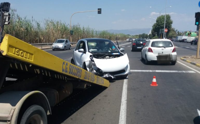 incidente viale poetto tre feriti al pronto soccorso