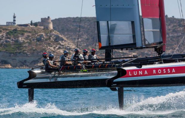 Scampato pericolo, Luna Rossa resta a Cagliari