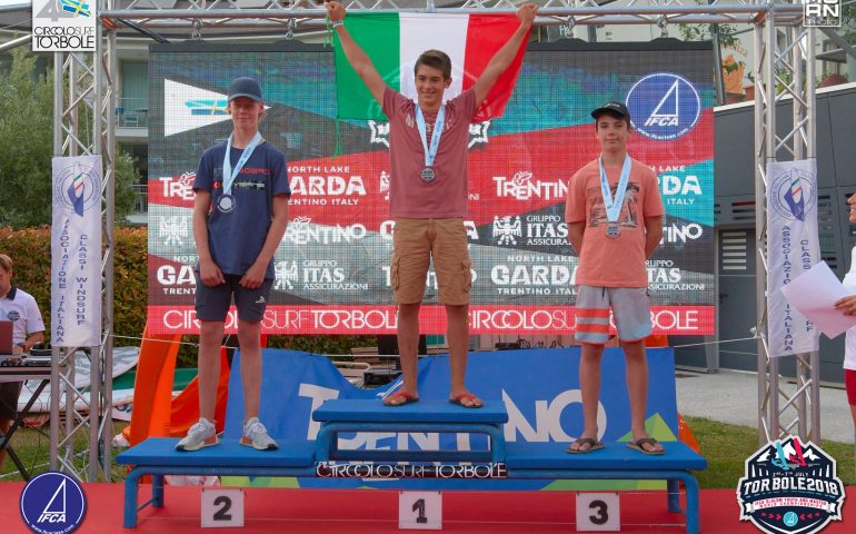 L’oristanese Nicolò Spanu ha vinto il Campionato del Mondo di windsurf Under 15, disputatosi sul Lago di Garda