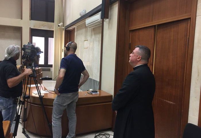 Un anno e sei mesi di reclusione al parroco violento di Vallermosa