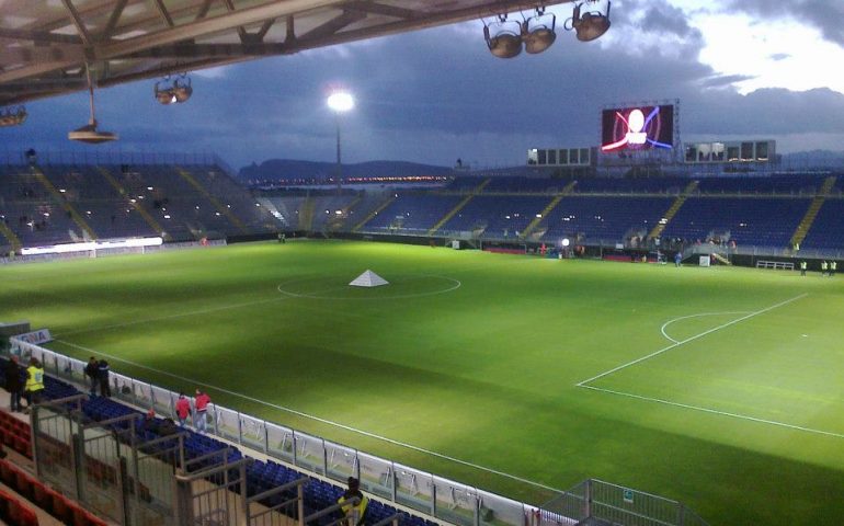 Covid e Calcio: Cagliari-Bologna in forse, sospesa la vendita dei biglietti