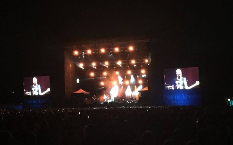 La foto: Sting e Shaggy entusiasmano la Forte Arena a Santa Margherita
