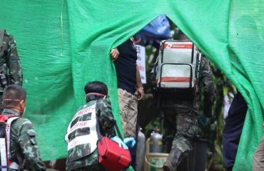 tutti salvi i ragazzi intrappolati nella grotta di Tham Luang in Thailandia