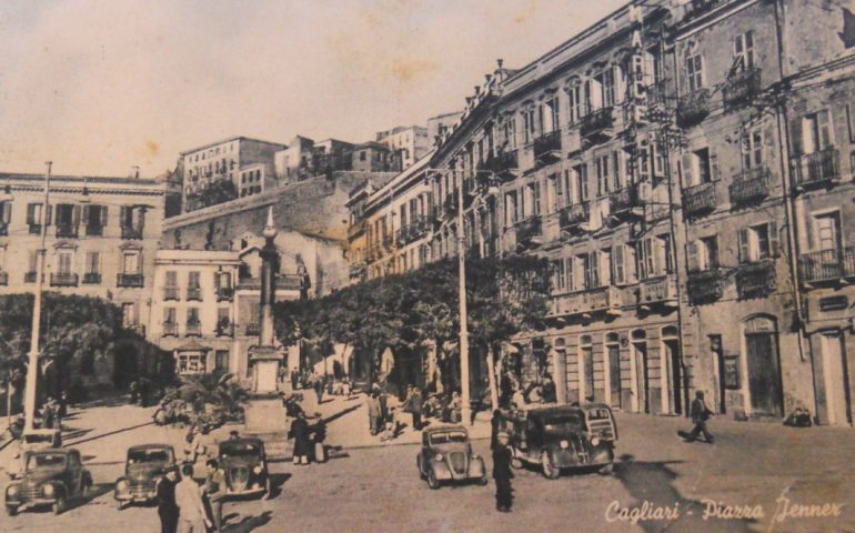 La Cagliari che non c’è più: una cartolina di piazza Yenne nel 1954