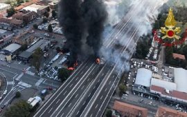 Incidenti stradali/Incidente a Bologna, 70 feriti e un morto