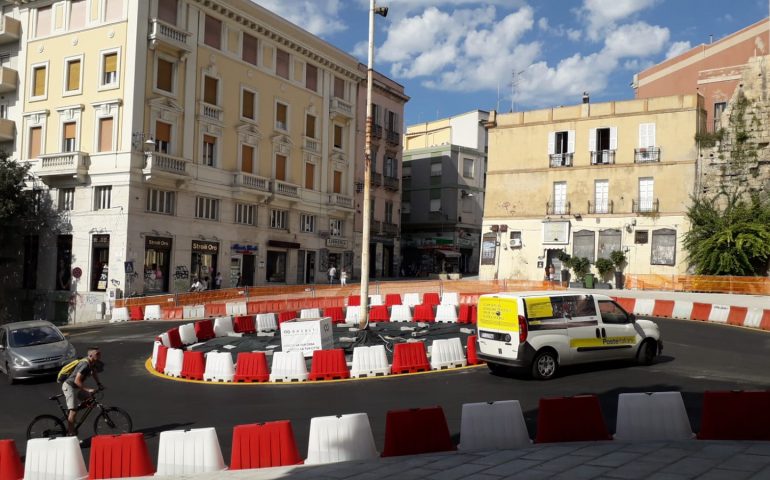 (FOTO e VIDEO) Rotatoria di piazza Costituzione. Lavori quasi ultimati ma c’è lo stop per Ferragosto