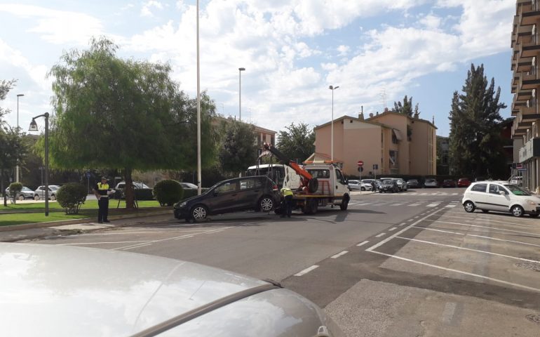 Strage di multe in via Giudice Chiano a Cagliari. C’è la pulizia della strada
