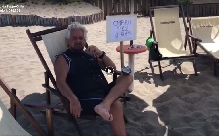 Un altro VIDEO ironico di Beppe Grillo sulle spiagge sarde: 1 euro per un po’ d’ombra (“Sono tempi di crisi”)