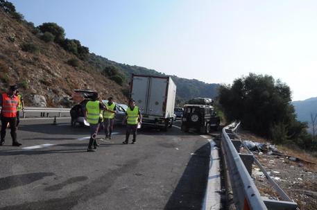 48enne ogliastrina investita da un camion sulla 131. Disposto l’esame sul cellulare dell’autista