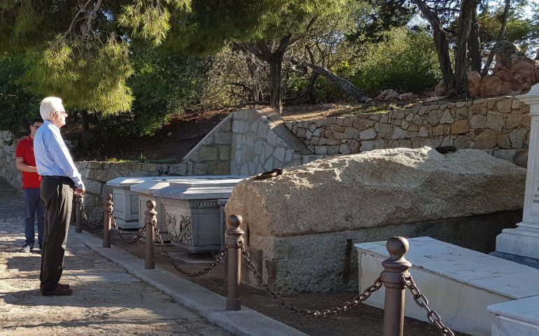 Le vacanze del Presidente. Mattarella visita Caprera e il compendio garibaldino