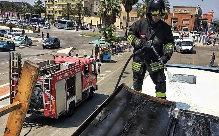 incendio al Porto di Cagliari