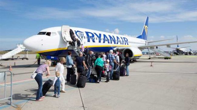 Ryanair: si cambia ancora. Da novembre niente più bagaglio a mano gratis