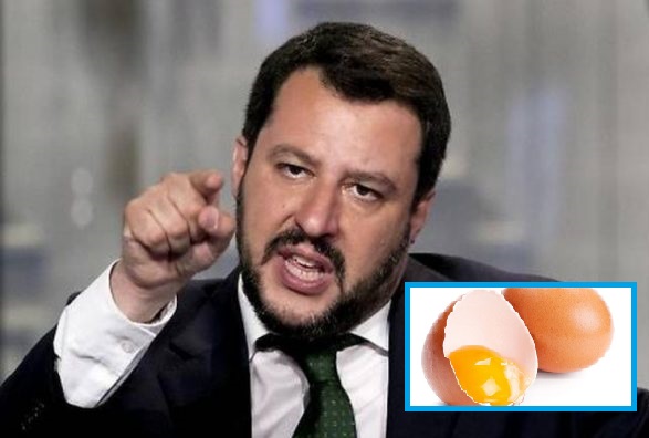 Salvini: “Chi lancia le uova è un cretino”. Dimenticandosi (forse) che nel ’99 proprio lui le lanciò a D’Alema