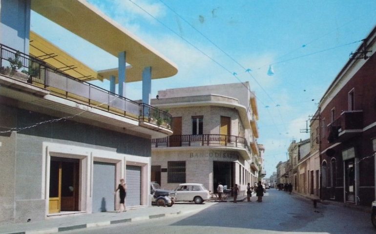 La Sardegna che non c’è più: via Marconi a Quartu in una bella foto a colori del 1967