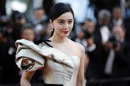 Mistero in Cina, l’attrice Fan Bingbing scompare nel nulla