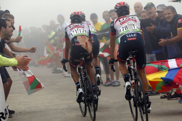Vuelta di Spagna, 18esima tappa: Aru tiene duro e resta in gara. Vince Wallays, Yates in rosso
