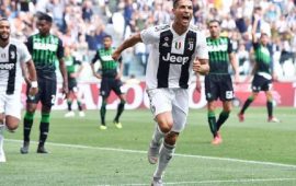 Cristiano Ronaldo esulta dopo il gol contro il Sassuolo