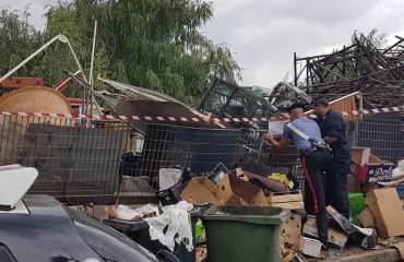 Discarica campo nomadi carbonia carabinieri