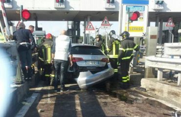 Incidente mortale donna milano casello