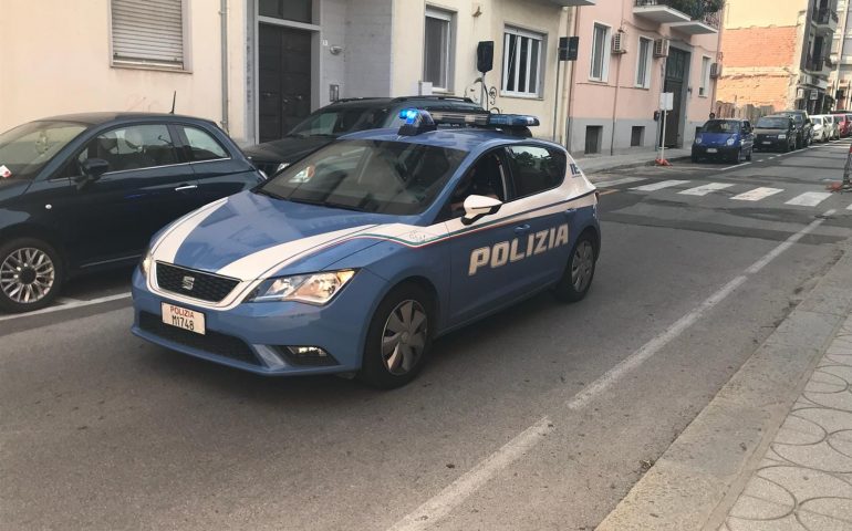 Polizia via seruci squadra volante