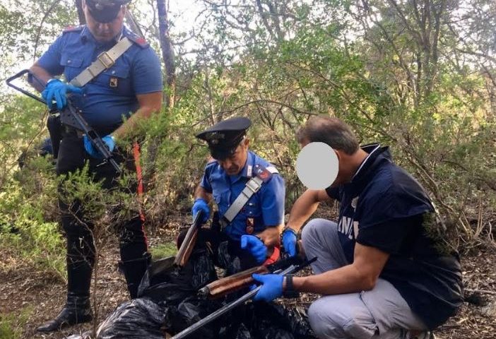 Bombe, mine antiuomo e fucili nei boschi del Sarrabus. Erano pronte per essere usate