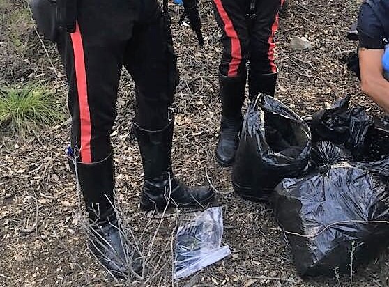 Blitz dei carabinieri: maxi ritrovamento di armi, esplosivo e munizioni