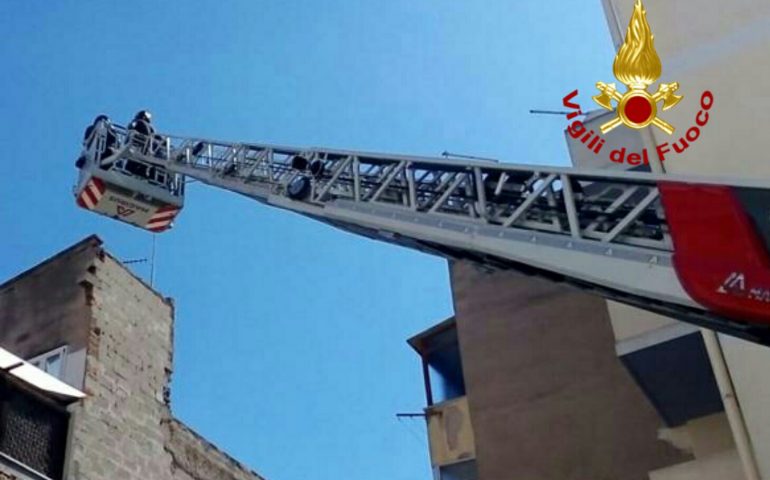 Paura a Sant’Avendrace. Crolla il solaio di un’abitazione