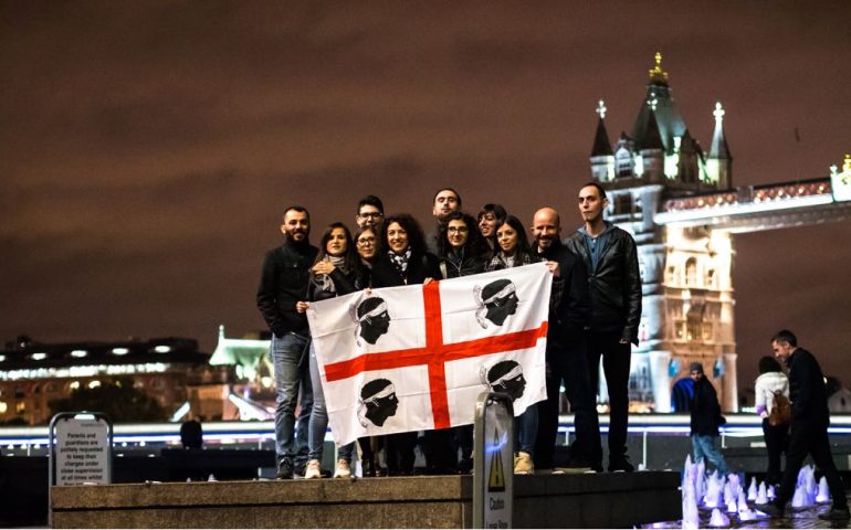 A Londra i ragazzi di Sardinian Embassy ce l’hanno fatta, la Regione li nomina Circolo dei Sardi