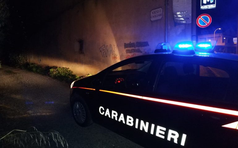 Sestu: 27enne aggredisce mamma e sorella. Arrestato per maltrattamenti in famiglia