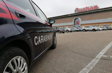 carabinieri auchan