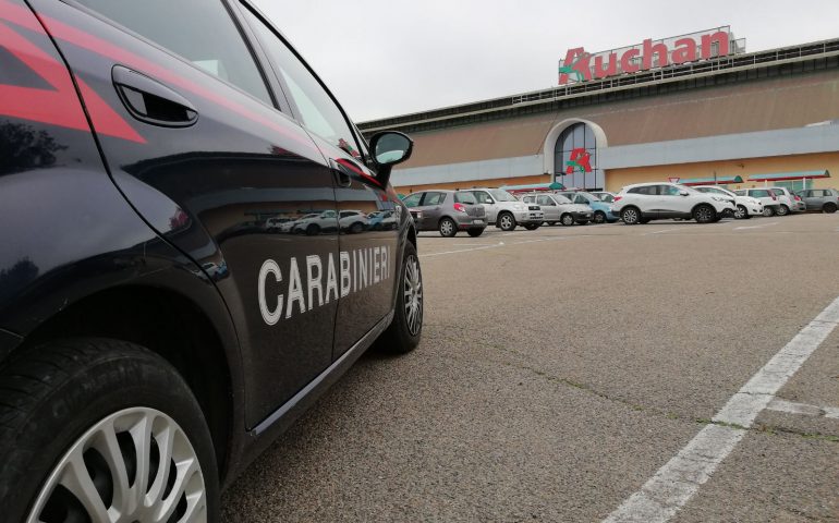 carabinieri auchan