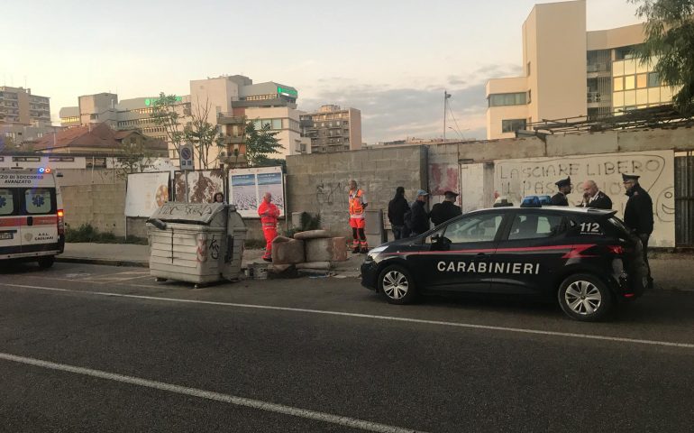 Cadavere di un uomo trovato in una roulotte in viale Colombo. Probabile decesso per cause naturali