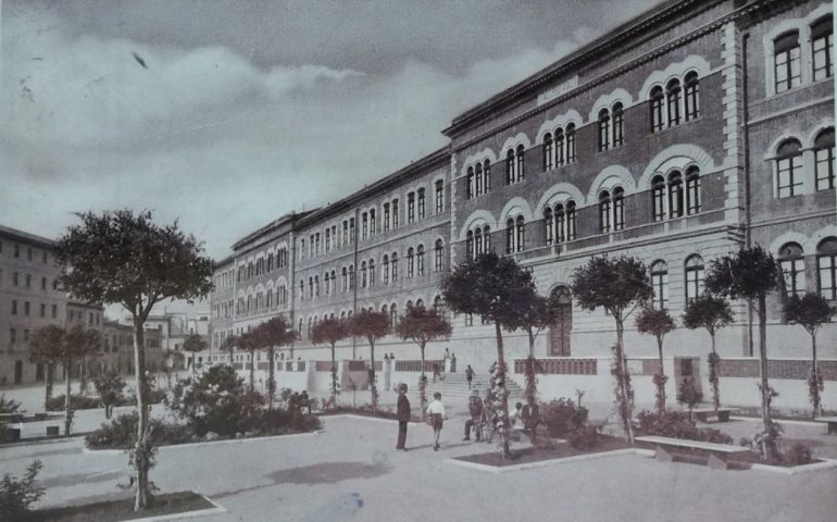 La Cagliari che non c’è più: Piazza Garibaldi in una foto in bianco e nero del 1939