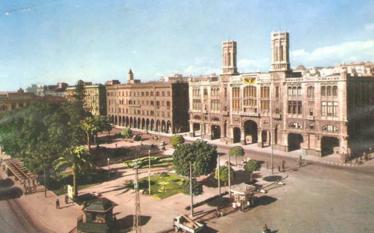 La Cagliari che non c’è più: piazza Matteotti in una vecchia foto del 1962