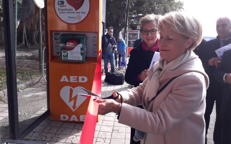 (VIDEO) Da oggi il capolinea CTM di piazza Matteotti è cardioprotetto, installato un defibrillatore