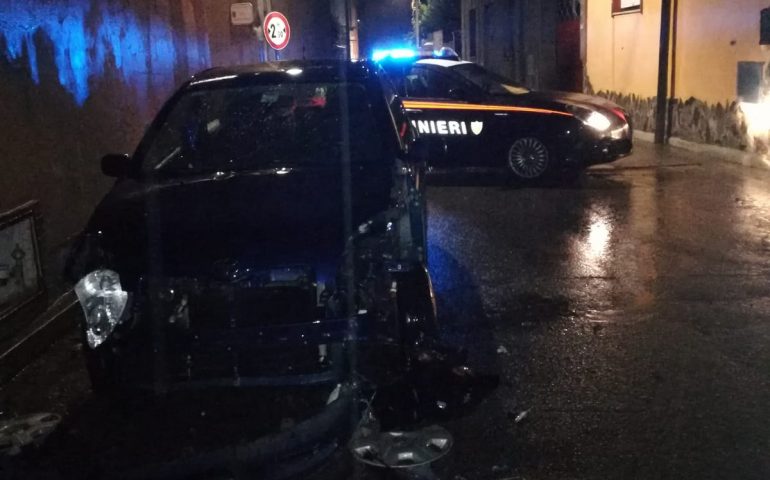 Paura a Dolianova. Bomba rudimentale esplode in strada: danneggiata un’auto