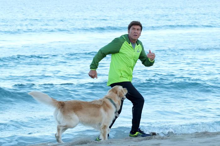 La Sardegna turistica piace anche grazie all’Isola di Pietro, la serie tv con Gianni Morandi