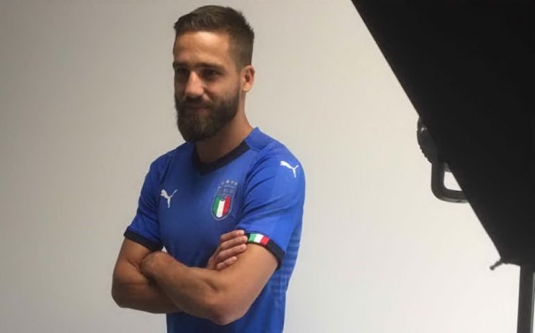 Foto di rito per la Nazionale in vista del Portogallo: l’Italia sceglie Pavoletti per l’immagine Twitter