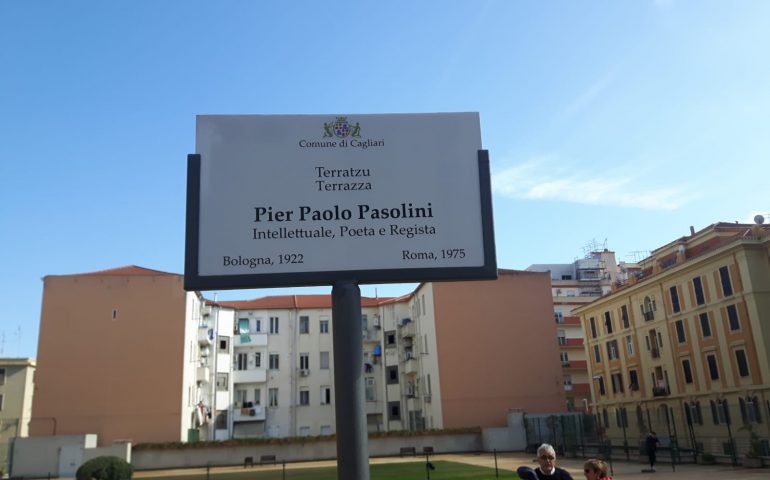 (VIDEO) Inaugurata a Cagliari “piazza Pasolini”: svelata la targa nella terrazza-giardino di via Manzoni