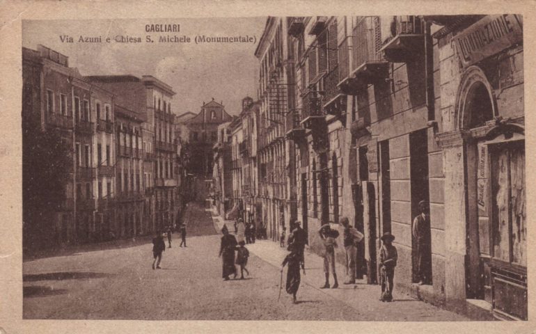 La Cagliari che non c’è più: una rara immagine di via Azuni nel 1920