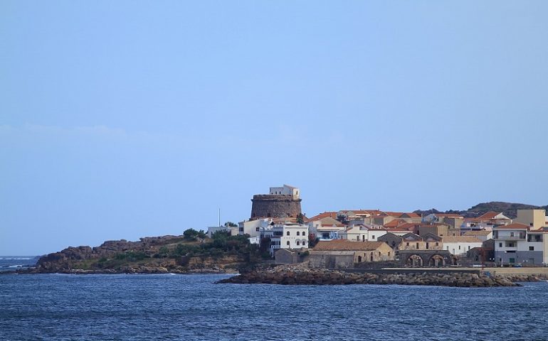 Imbarcazione alla deriva a Portoscuso. Si cerca l’uomo che era a bordo