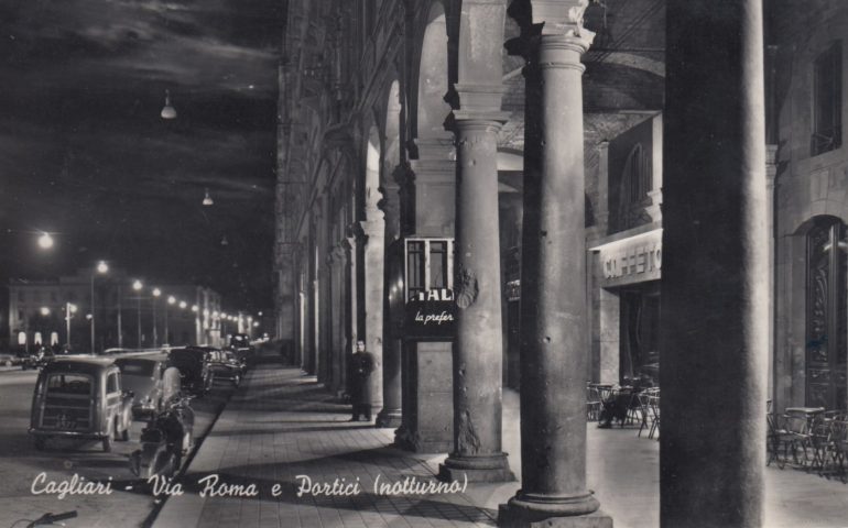 La Cagliari che non c’è più: notturno in via Roma nel 1959