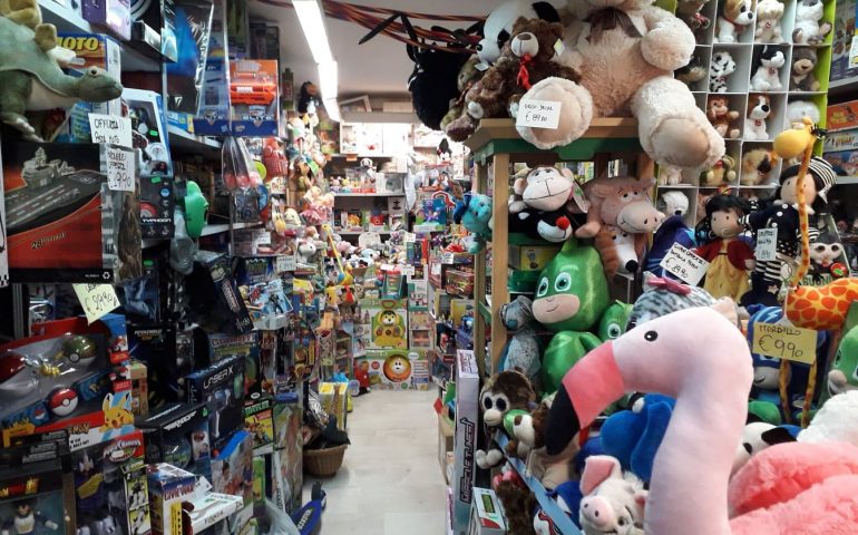 Cagliari, Natale a luci basse per la vendita di giocattoli