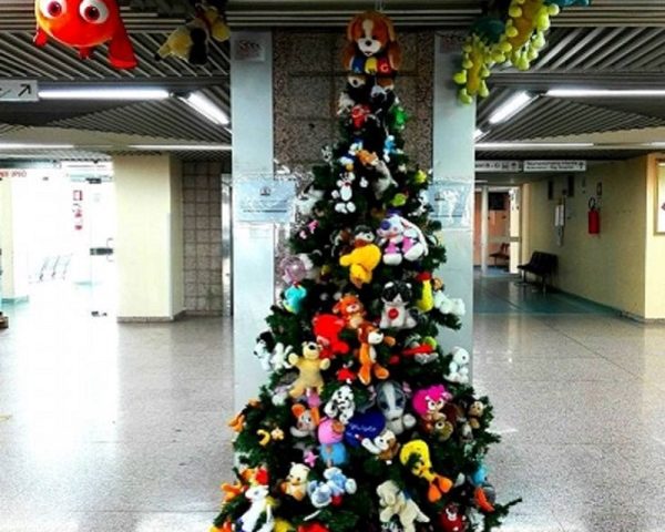 Per ragioni di sicurezza niente addobbi e luminarie negli ospedali sardi