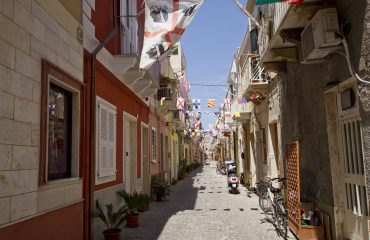 Via_Magenta,_Carloforte,_Isola_di_San_Pietro,_Carbonia-Iglesias,_Sardinia,_Italy_-_panoramio_(1)