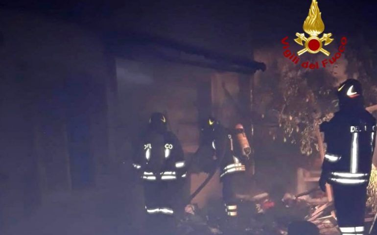 Quartu, incendio di una caldaia in un condominio, intervengono i Vigili del Fuoco
